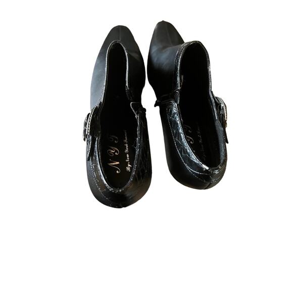New York Transit Black Heel Boot - Picture 6 of 6